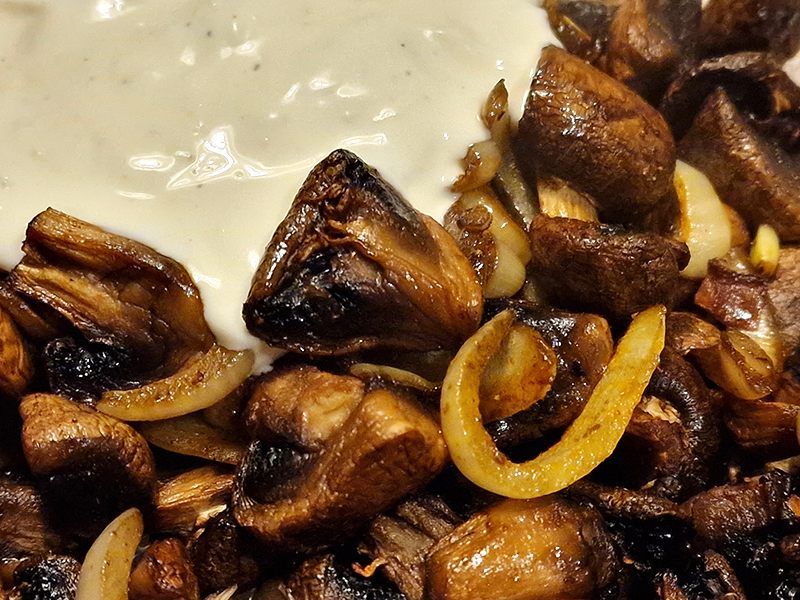 Champignons mit Knoblauchsauce